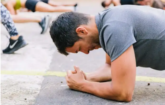 HIIT Exercise With Weights | 8-Minute Power and Cardio Routine