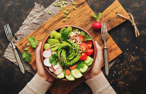 Clear Consuming At Residence: 30 Make Forward Salads Below 300 Energy