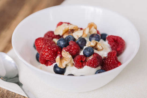 cottage cheese with berries
